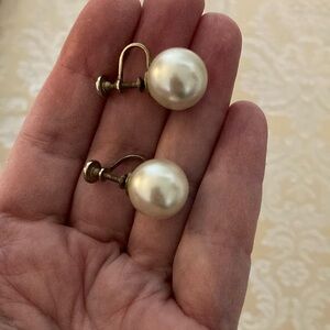Elegant Vintage Faux Pearl Screw-Back Earrings